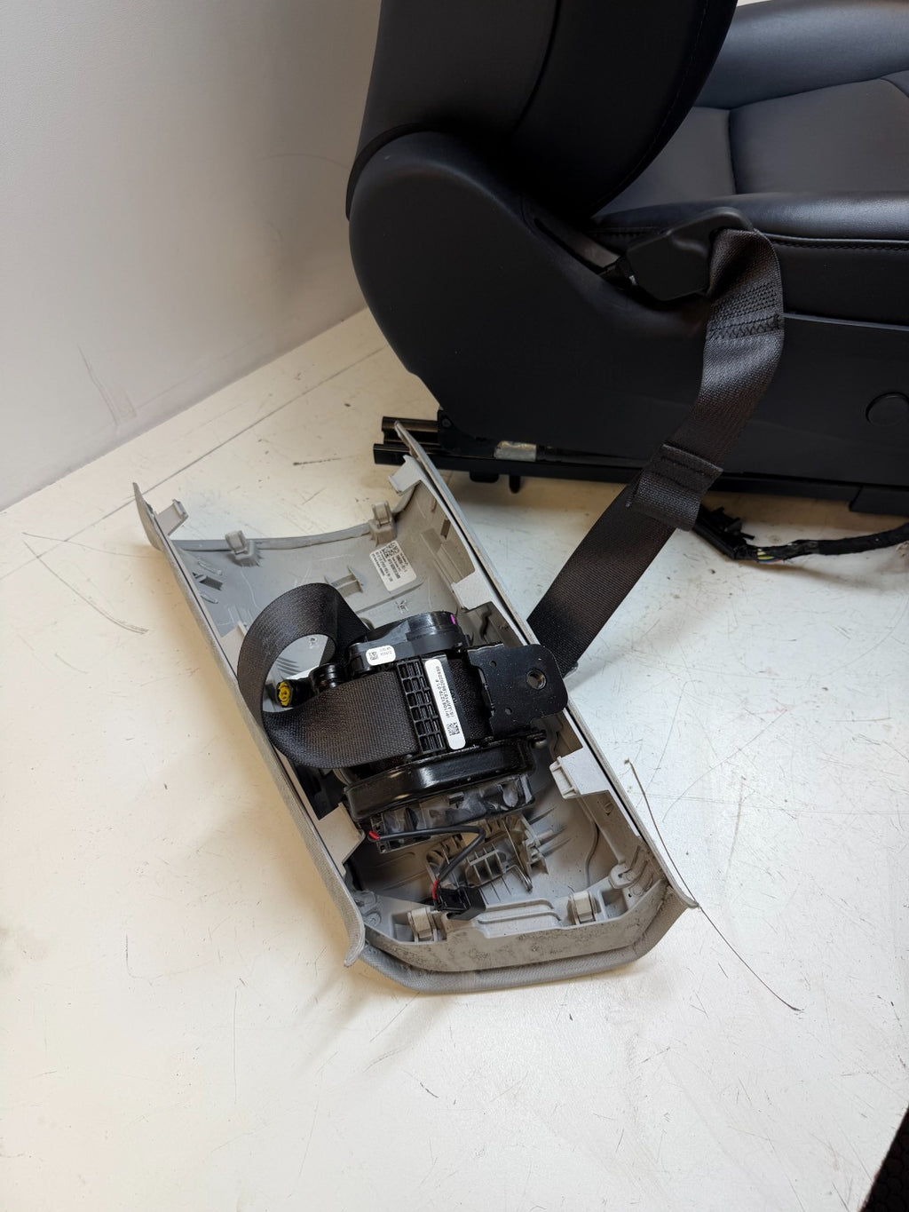 2017-2023 Tesla Model 3 Front Right Passenger Seat Black 1456943-00-A