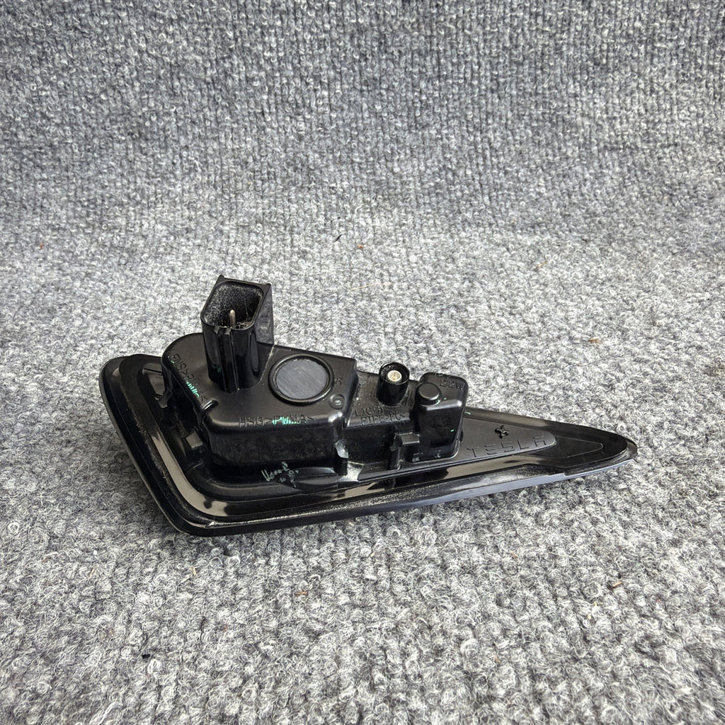 21-23 Model 3 Front Right Fender Camera Turn Signal Side Marker 1495865-20-D