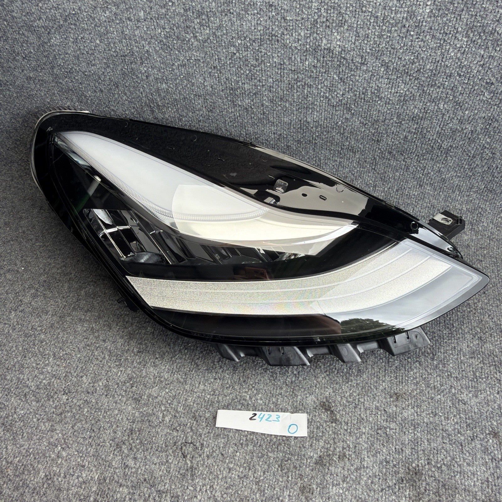 10-22 Tesla Model 3-Y Headlamp Assembly Up-Level Right Hand 2085750-00-A OEM
