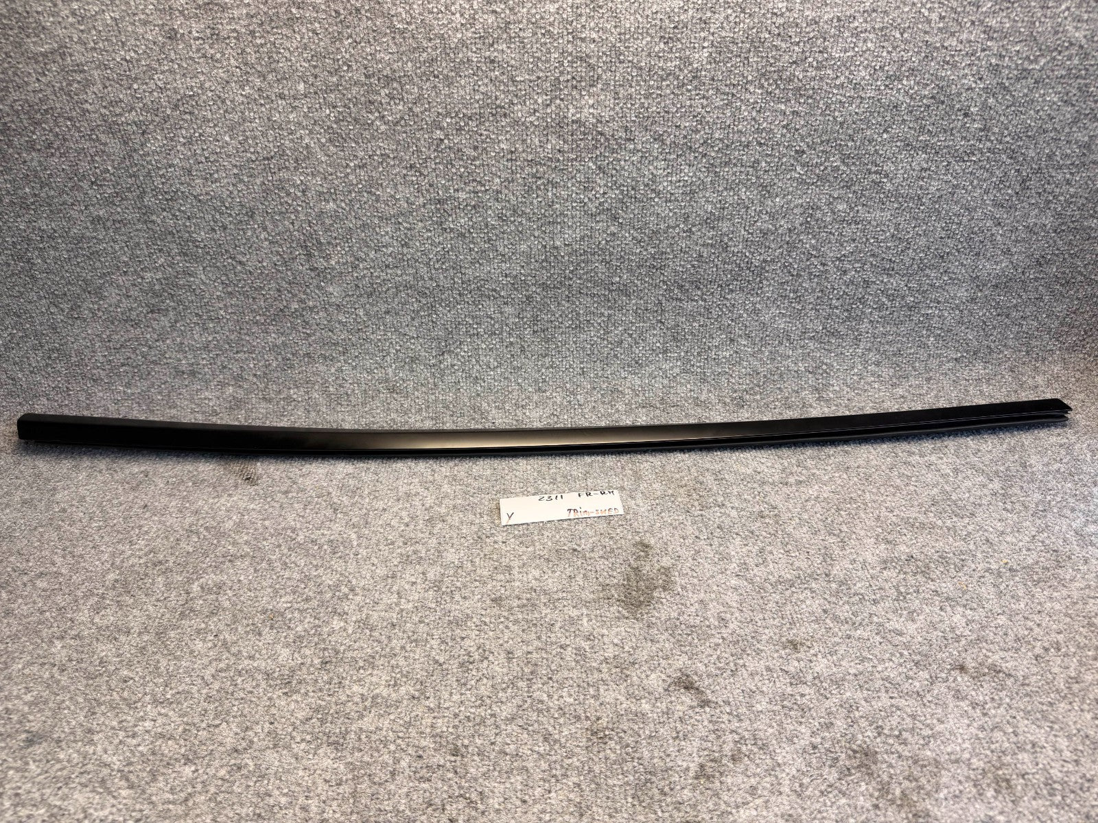 2020-2024 Tesla Model Y Front Right Door Window Belt Molding 1621165-00-B