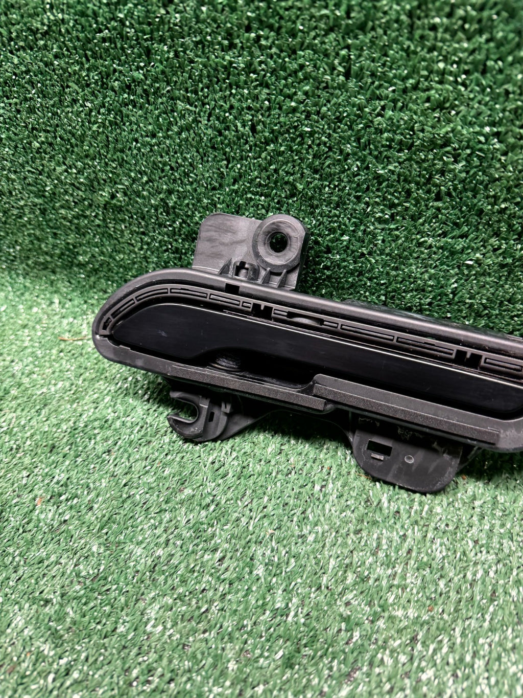 ♦️2020–2024 TESLA MODEL Y LEFT DRIVER SIDE EXTERIOR DOOR HANDLE OEM 1528114-00-D
