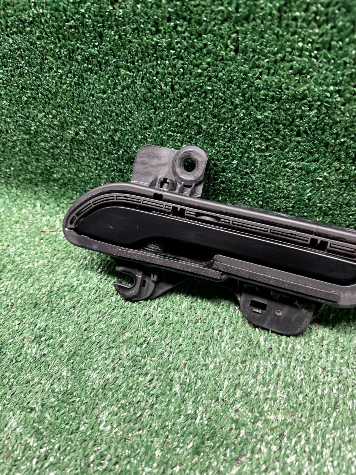 ♦️2020–2024 TESLA MODEL Y LEFT DRIVER SIDE EXTERIOR DOOR HANDLE OEM 1528114-00-D