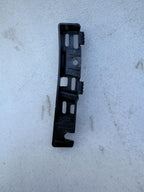 ♦️16 -23 TESLA MODEL X LEFT SIDE B PILLAR MIDDLE SUPPORT BRACKET OEM, 1108816-00