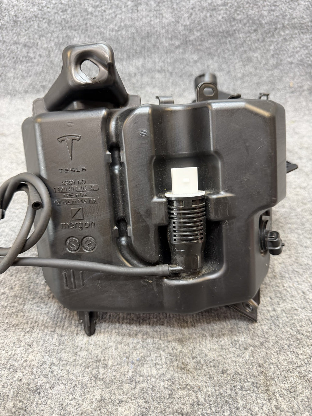 2020-2024 TESLA MODEL Y WINDSHIELD WASHER RESERVOIR BOTTLE TANK OEM,1490400-00-C