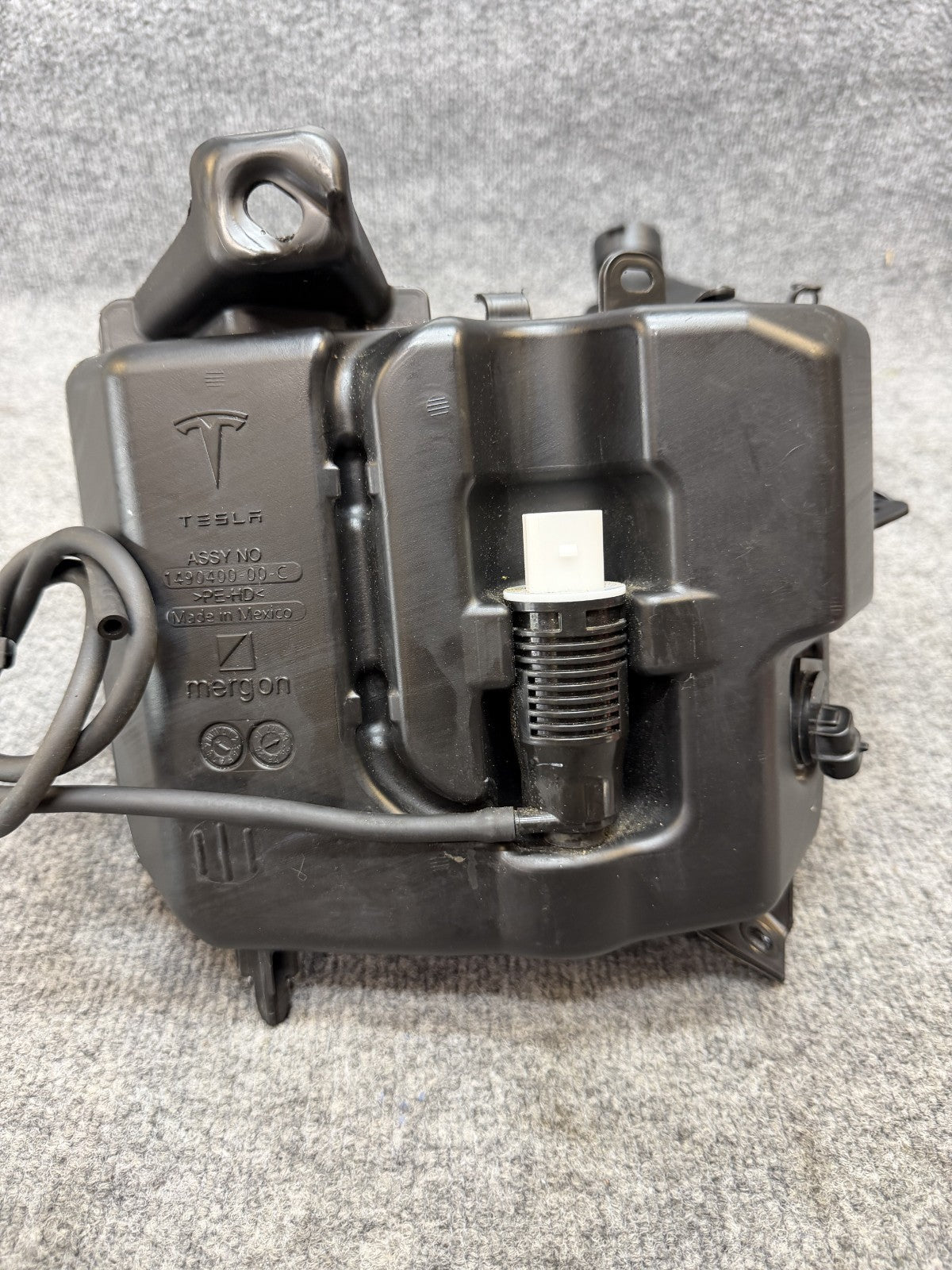 2020-2024 TESLA MODEL Y WINDSHIELD WASHER RESERVOIR BOTTLE TANK OEM,1490400-00-C