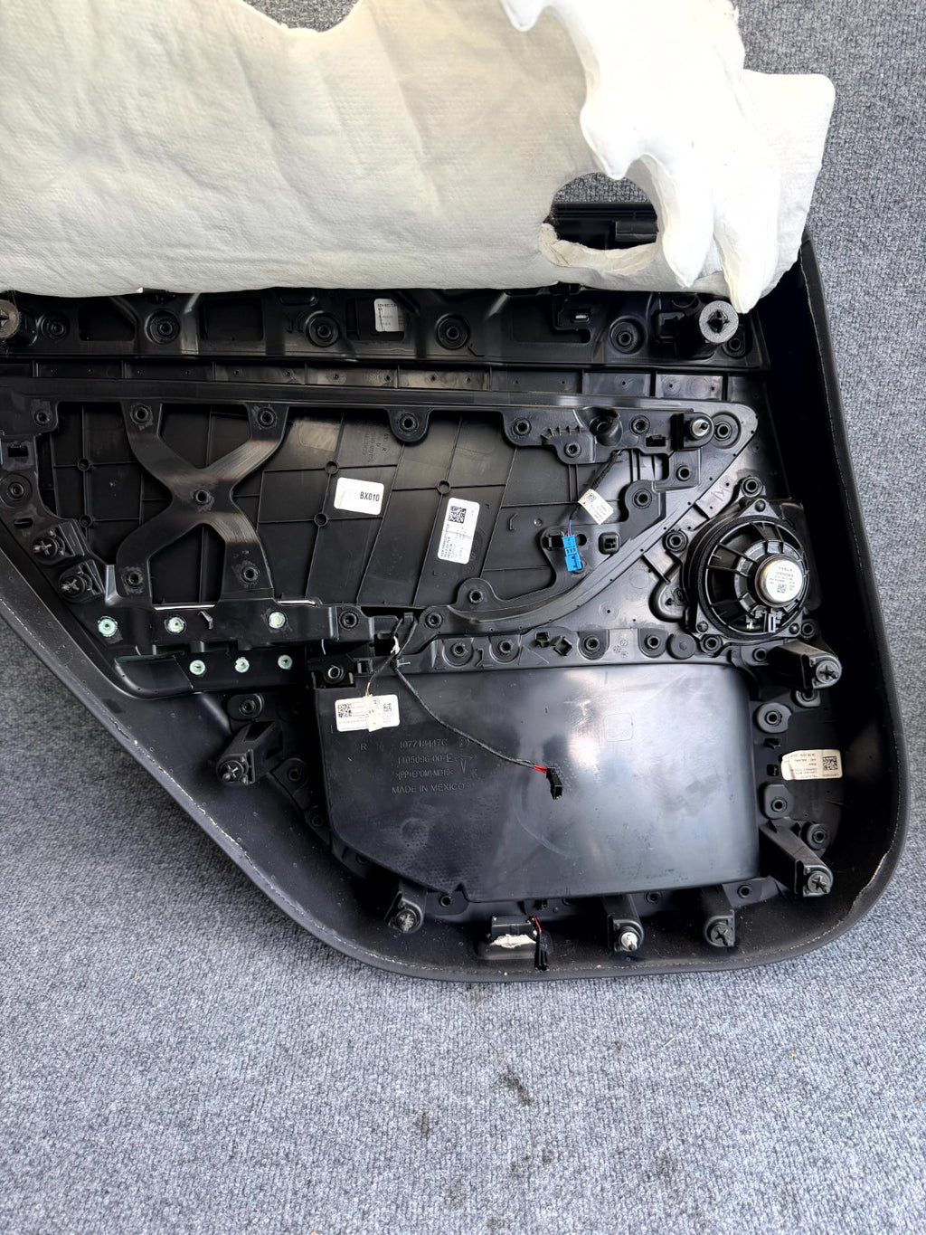 2017-2023 TESLA MODEL 3 REAR RIGHT SIDE DOOR TRIM PANEL BLACK OEM, 1105096-00-E