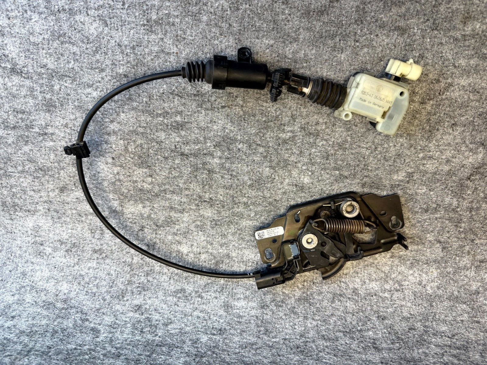 ♦️12–16 TESLA MODEL S FRONT HOOD LOCK LATCH RELEASE CABLE ASSY OEM, 1033011-00-B