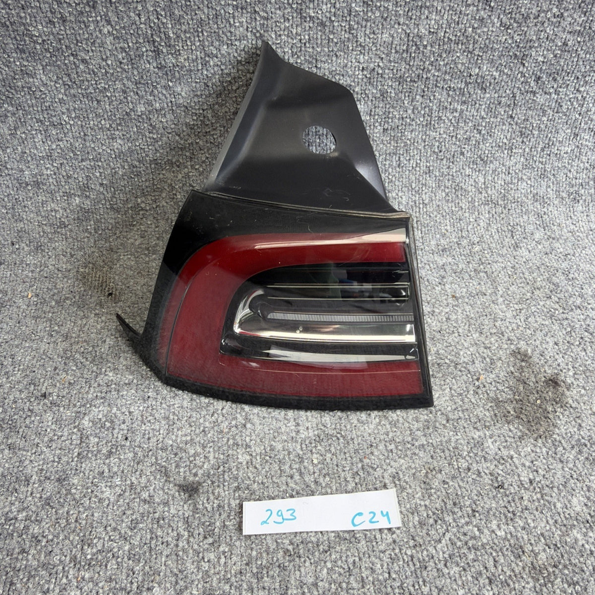 21-25 Tesla Model 3 Y Rear Left Passenger Outer LED Tail Light Lamp 4 Pin OEM