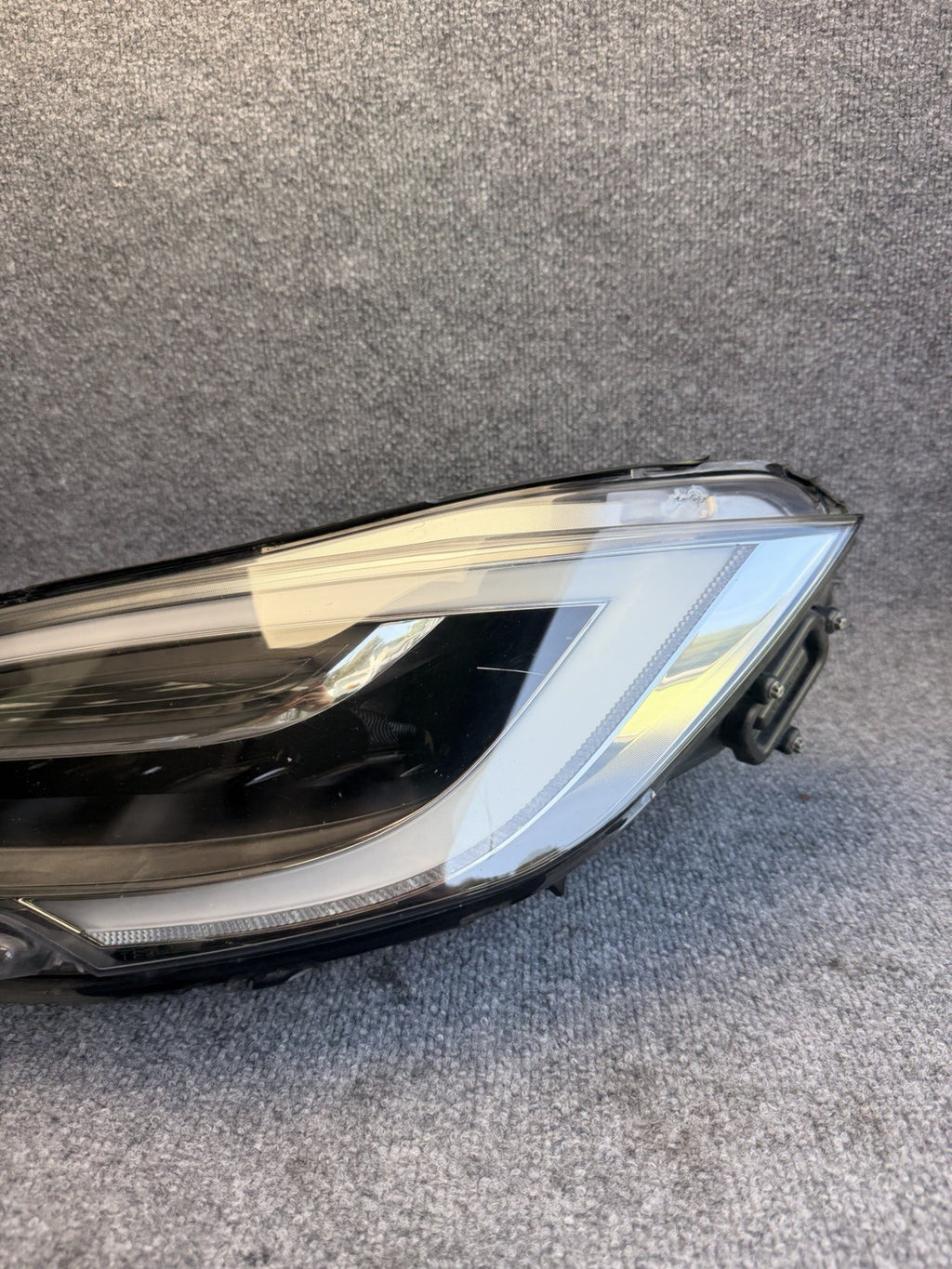 2016-2020 TESLA MODEL S LEFT DRIVER SIDE LED HEADLIGHT OEM 1065041-00-B
