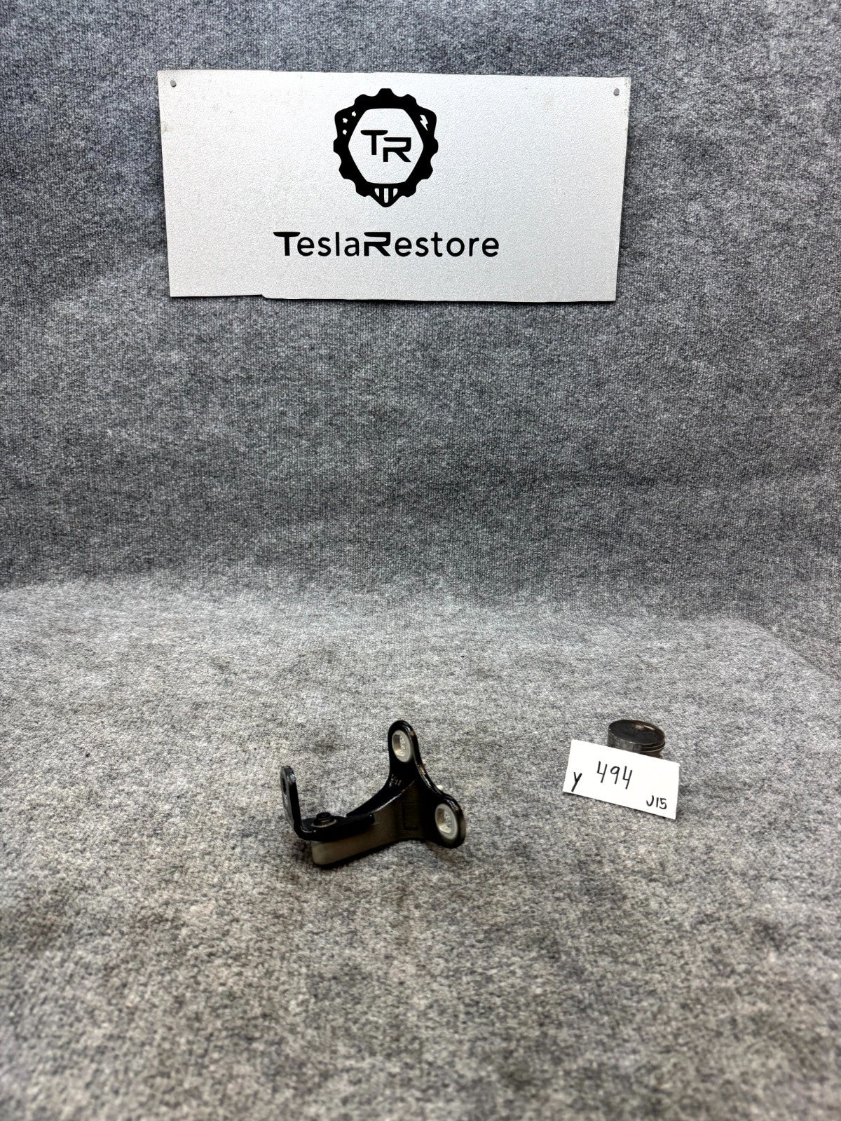 2020-2024 TESLA MODEL Y FRONT RIGHT PASSENGER SIDE DOOR HINGE OEM, 1626075-00-C