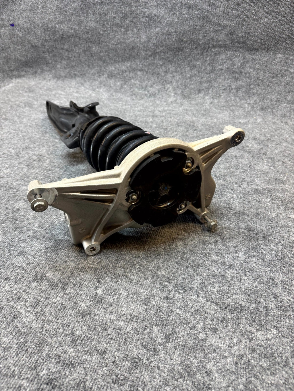 2020 - 2024 TESLA MODEL Y FRONT RIGHT SIDE SHOCK STRUT ABSORBER OEM 1188376-00-D