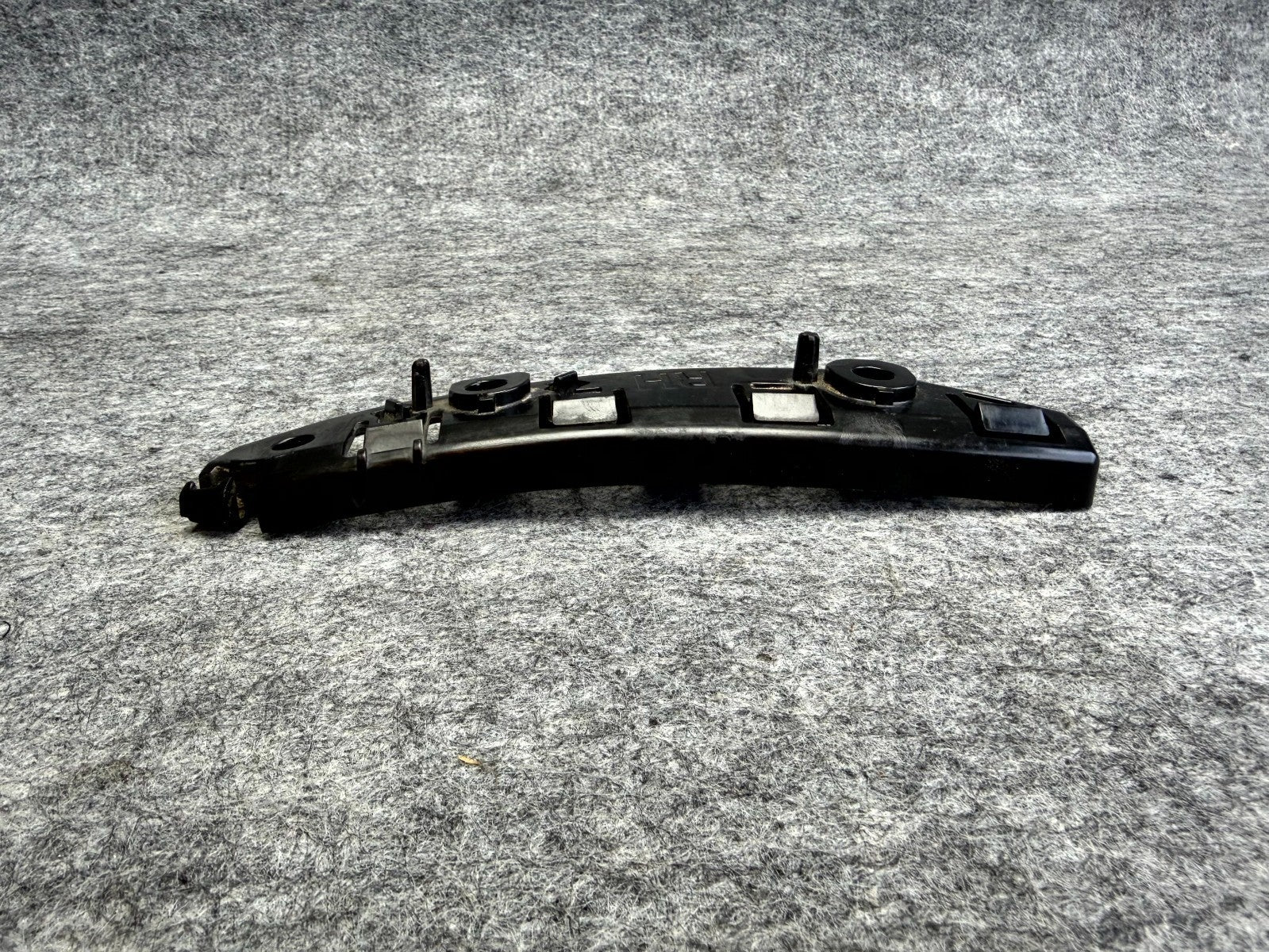 ♦️17 – 23 TESLA MODEL 3 FRONT RIGHT SIDE BUMPER FENDER BRACKET OEM, 1084182-00-E