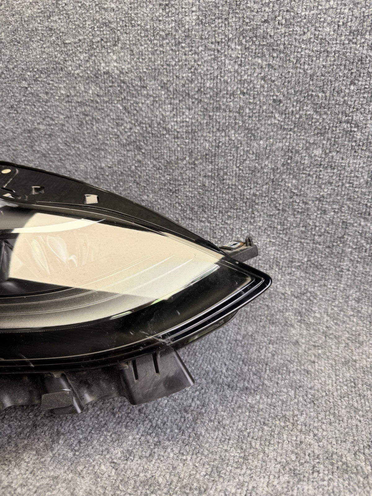 OEM 2021 - 2024 Tesla Model Y Right Passenger Matrix LED Headlight 1514953-00-D