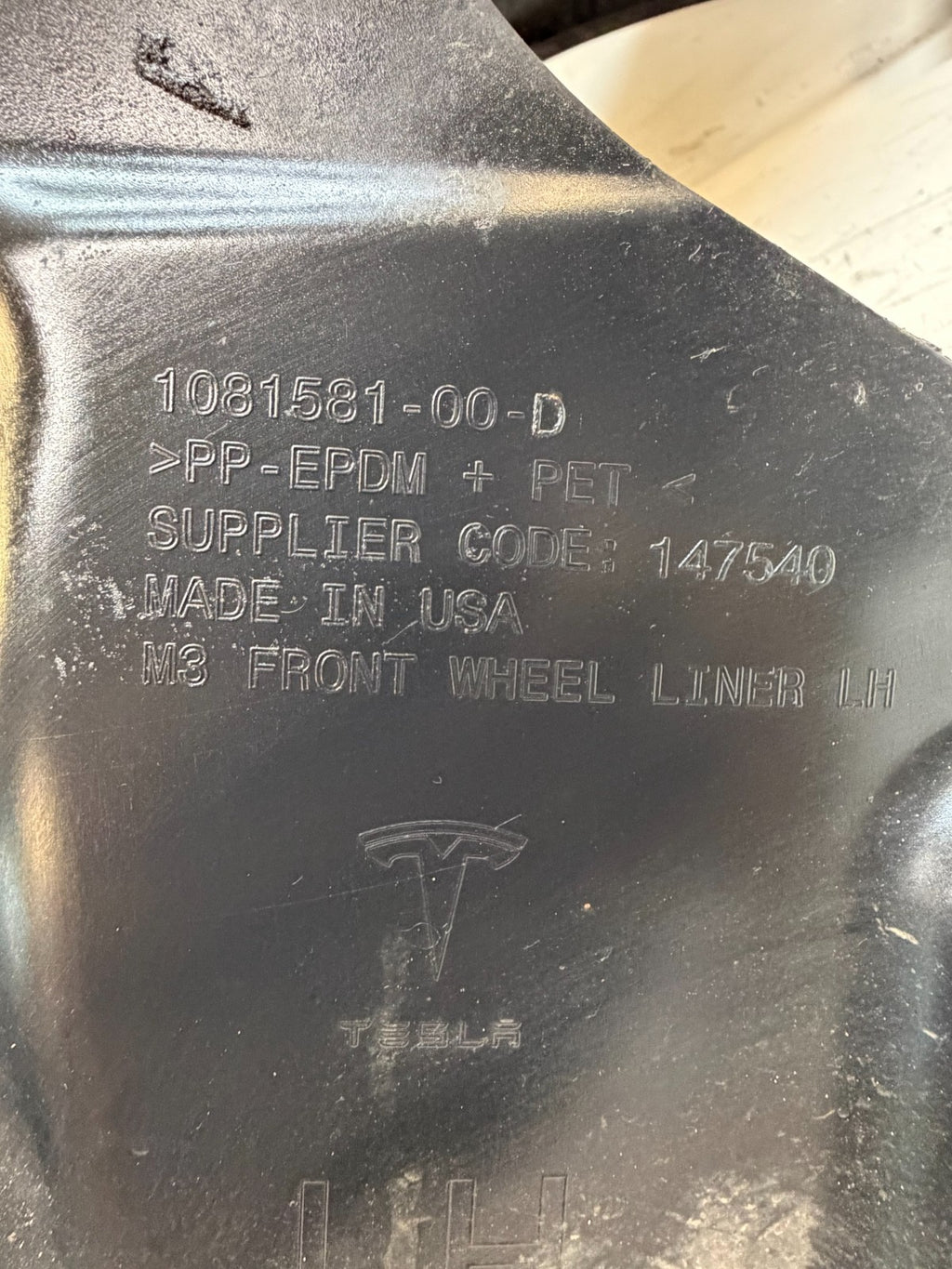 2017-2023 Tesla Model 3 Front Left Wheel Arch Liner Fender Shield 1081581-00-D