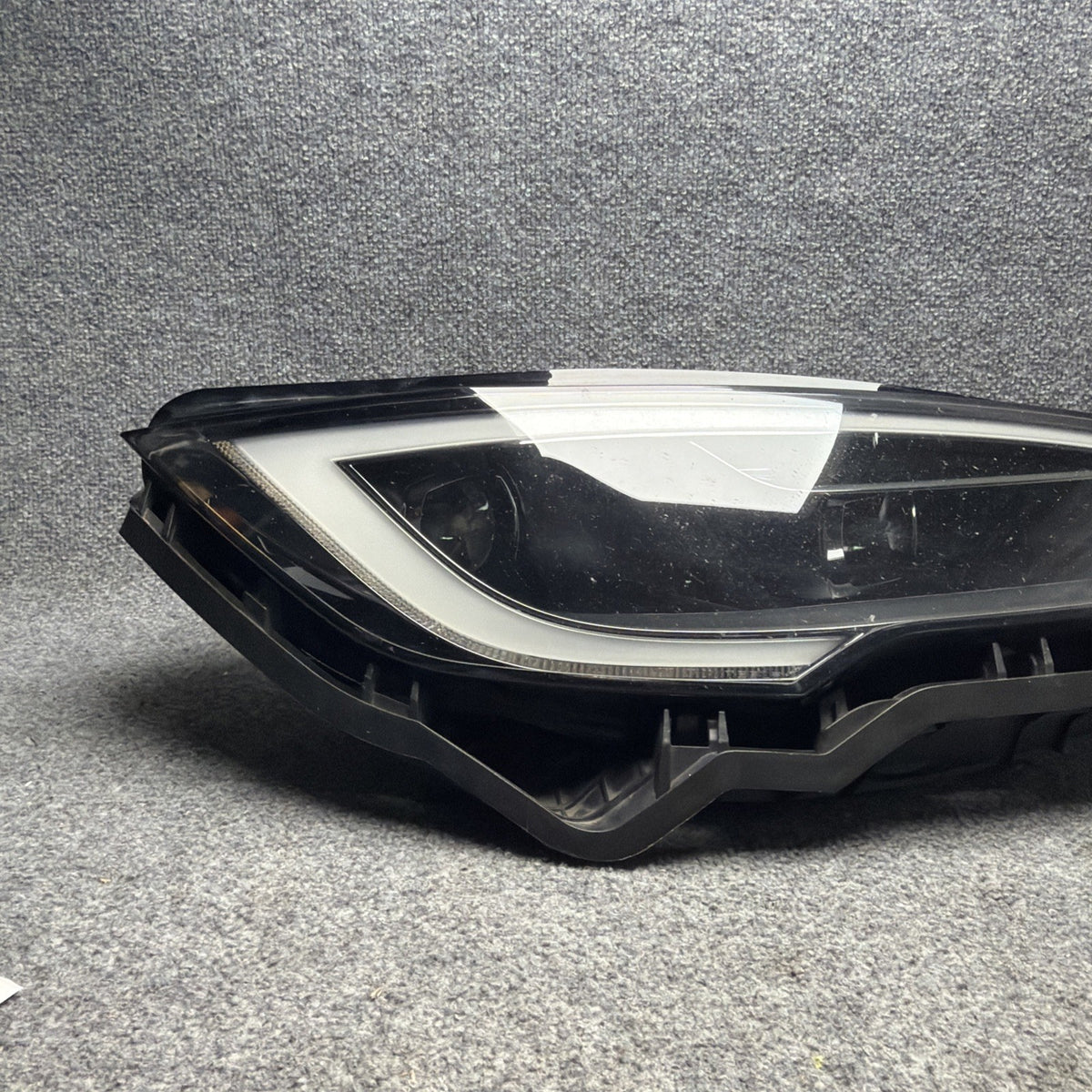 2022-2025 TESLA MODEL S RIGHT HEADLIGHT BLACK Projector LED 1563714-00-F OEM