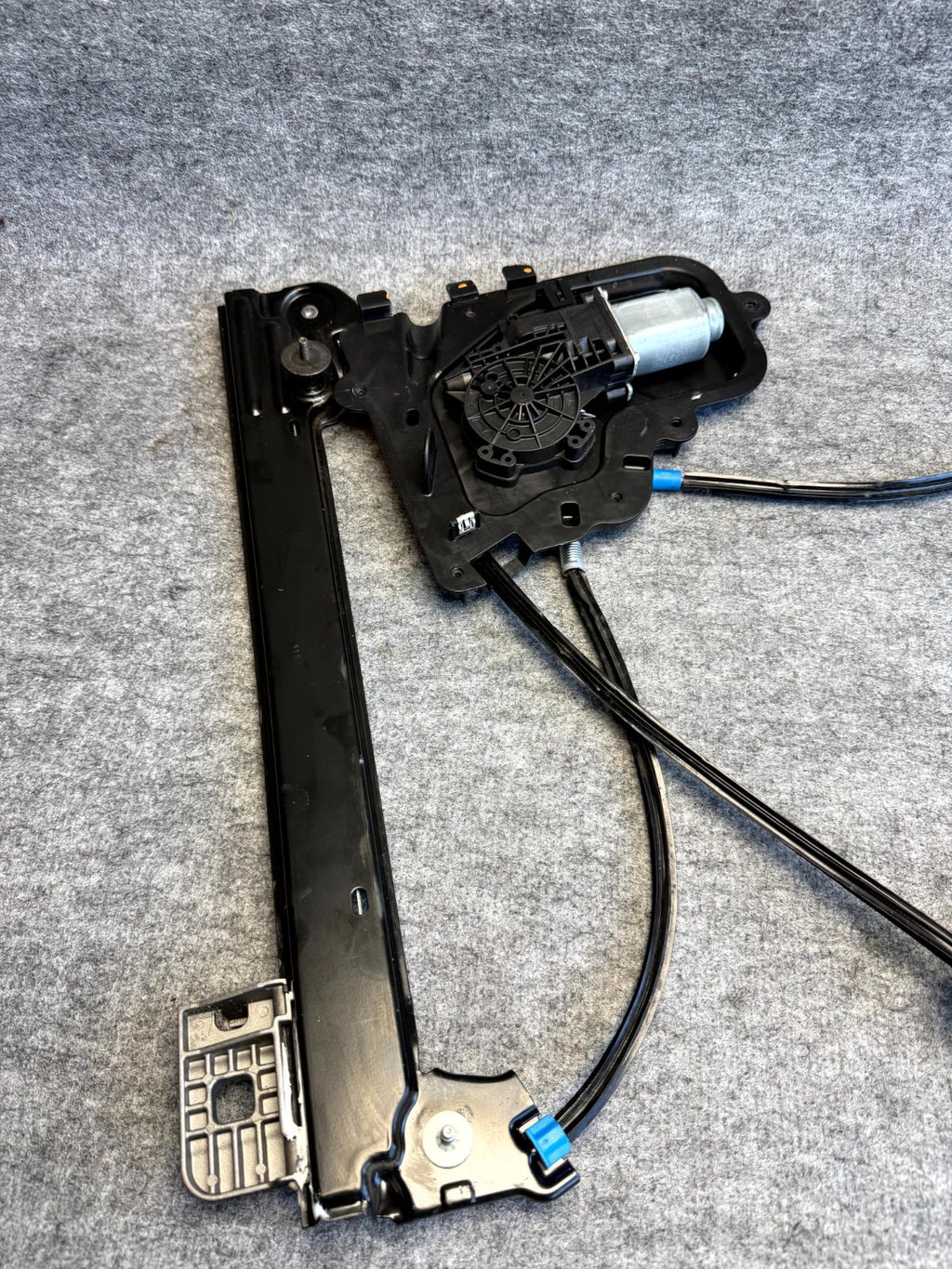 ♦️2017–2023 TESLA MODEL 3 FRONT RIGHT WINDOW REGULATOR & MOTOR OEM, 1096621-20-J