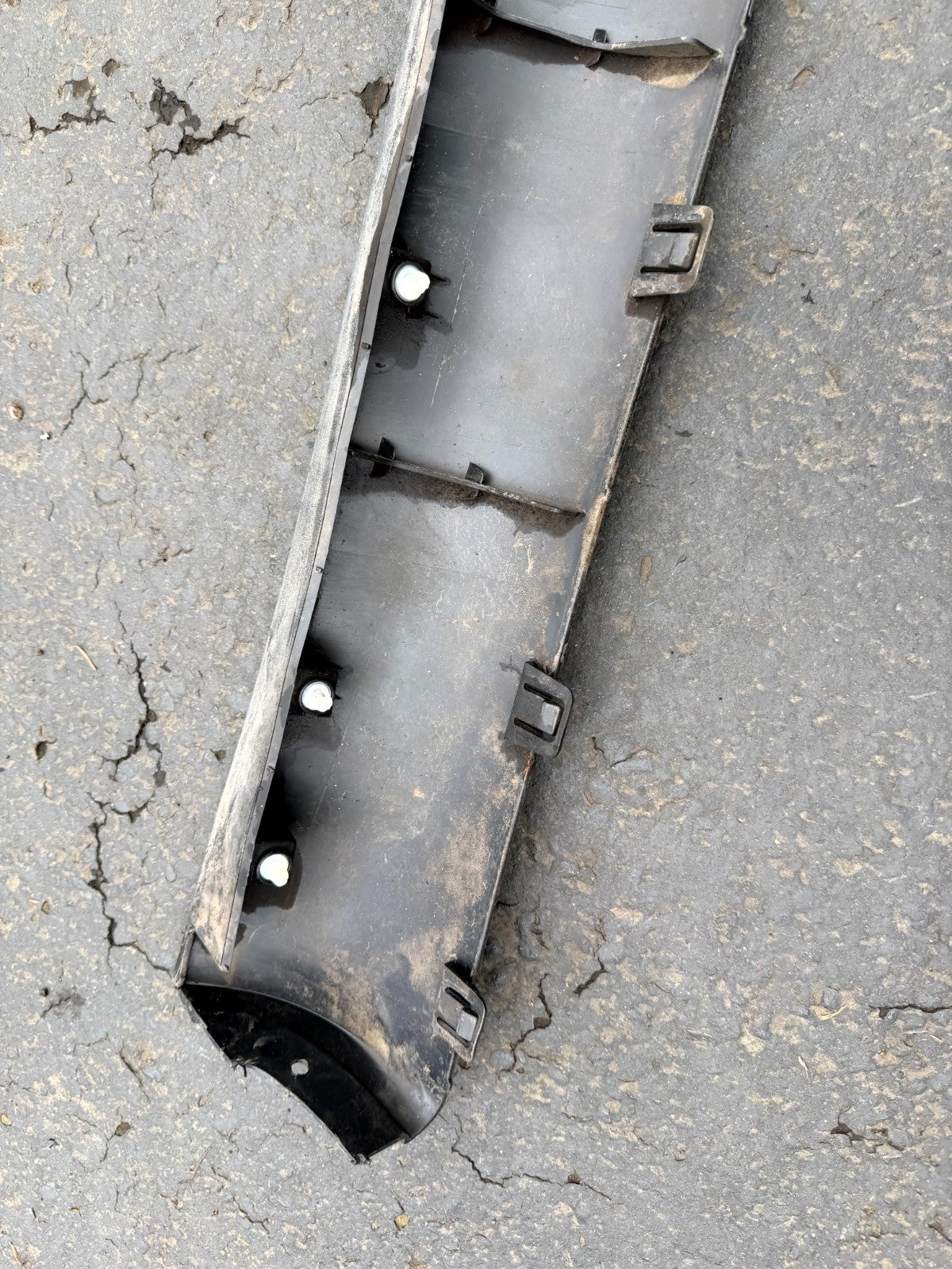 ♦️2020-2024 TESLA MODEL Y RIGHT SIDE SKIRT ROCKER COVER MOLDING OEM 1497744-00-B