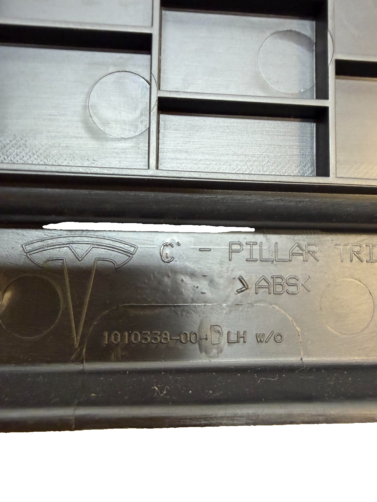 2012-2020 TESLA MODEL S REAR LEFT C-PILLAR COVER TRIM PANEL 1002510-00-C
