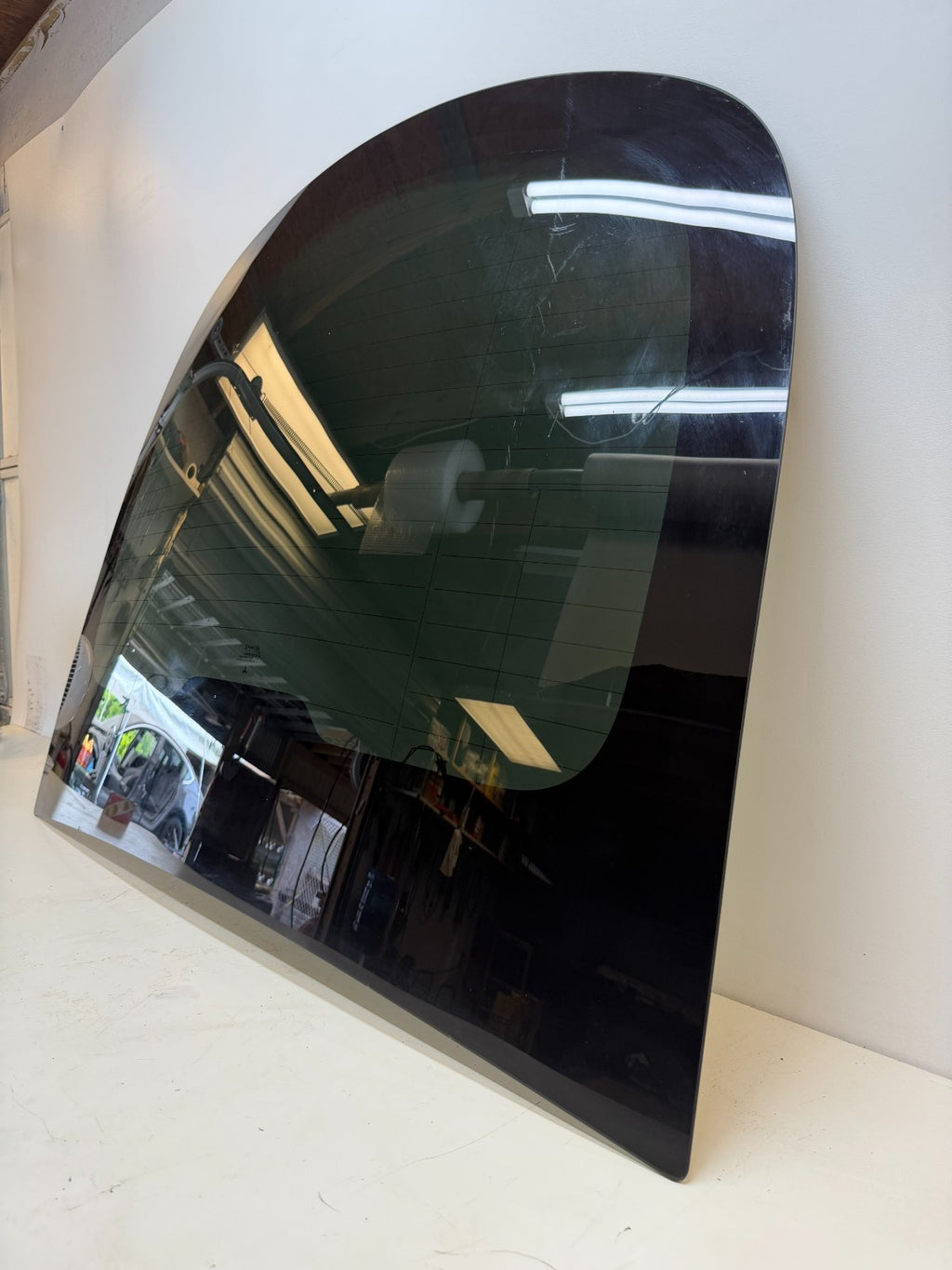 20-24 Tesla Model Y Rear Windshield Liftgate Trunk Hatch Lid Back Window Glass