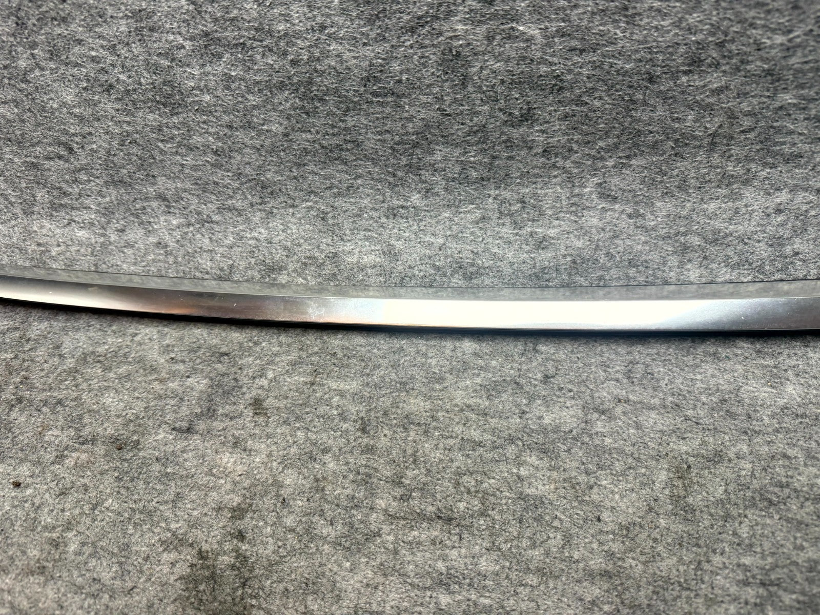 ♦️2017–2023 TESLA MODEL 3 FRONT LEFT DOOR WINDOW BELT MOLDING OEM, 1080681-00-H