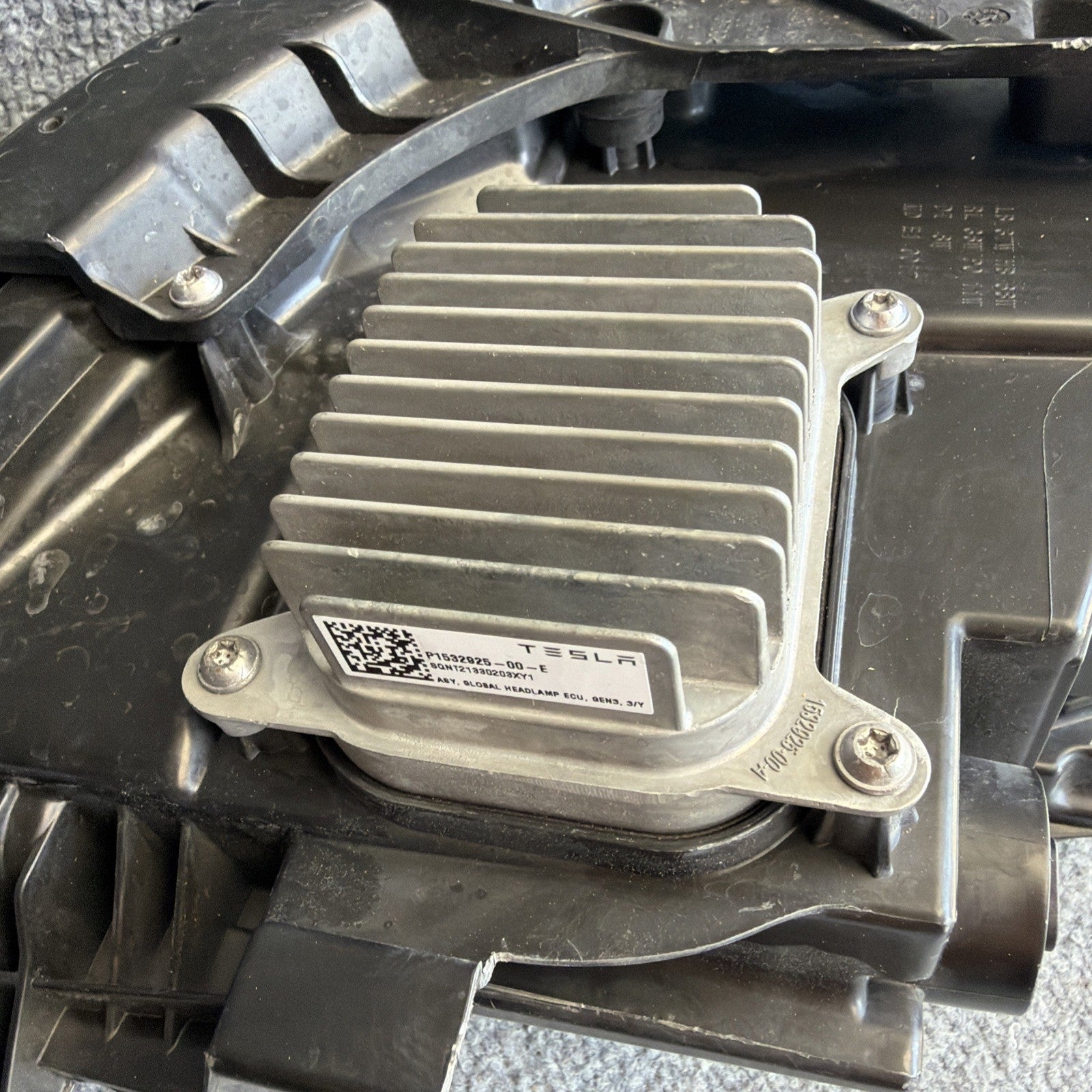 2021-2023 TESLA MODEL 3 Y LEFT HEADLIGHT PROJECTOR MATRIX 2ND GEN 1514952-00-C