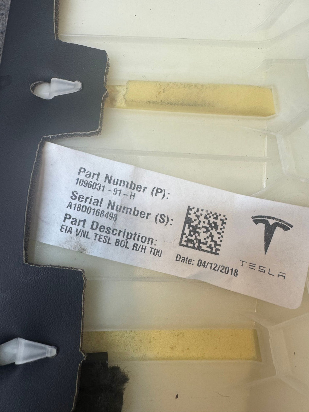 17-23 Tesla Model 3 Rear Right 2nd Row Seat Bolster Cushion Cover 1096031-91-H