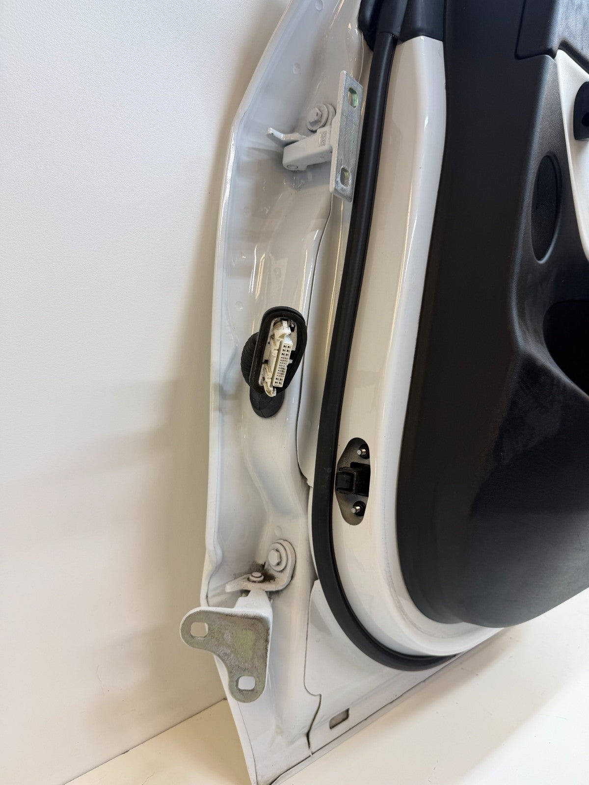 2020-24 Tesla Model Y Rear Right Passenger Side Complete Door Assembly White