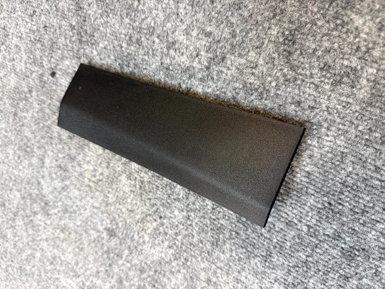 2020-2024 TESLA MODEL Y FRONT RIGHT A PILLAR MIDDLE TRIM COVER OEM, 1494622-00-C