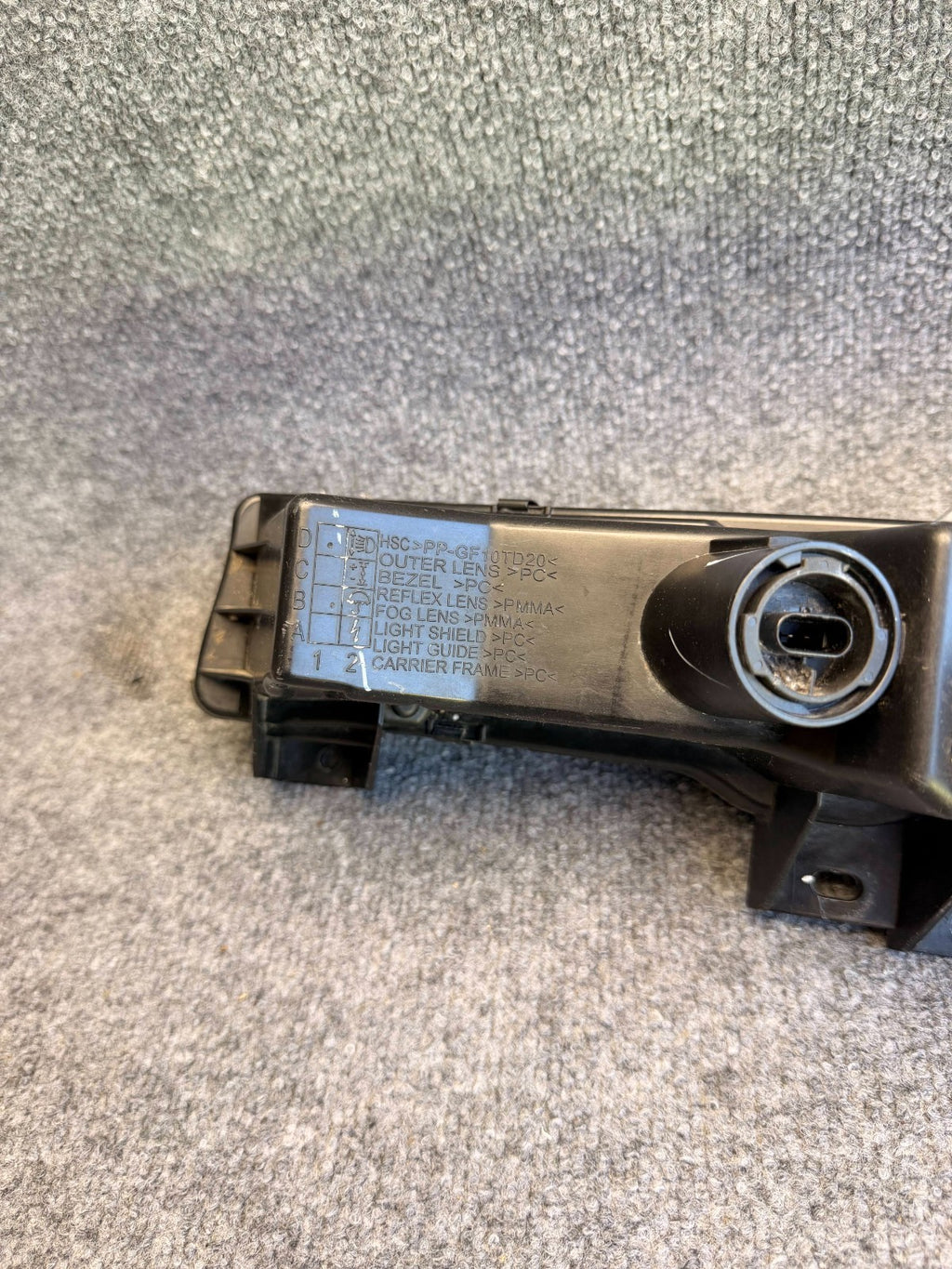 2017- 2023 Tesla Model 3 Right Passenger 3 Pin Fog Light Lamp 1077392-00-F