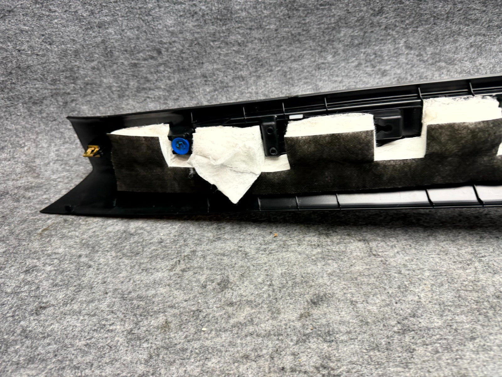 ♦️2012–2020 TESLA MODEL S FRONT RIGHT A-PILLAR TRIM COVER PANEL OEM 1007968-00-C