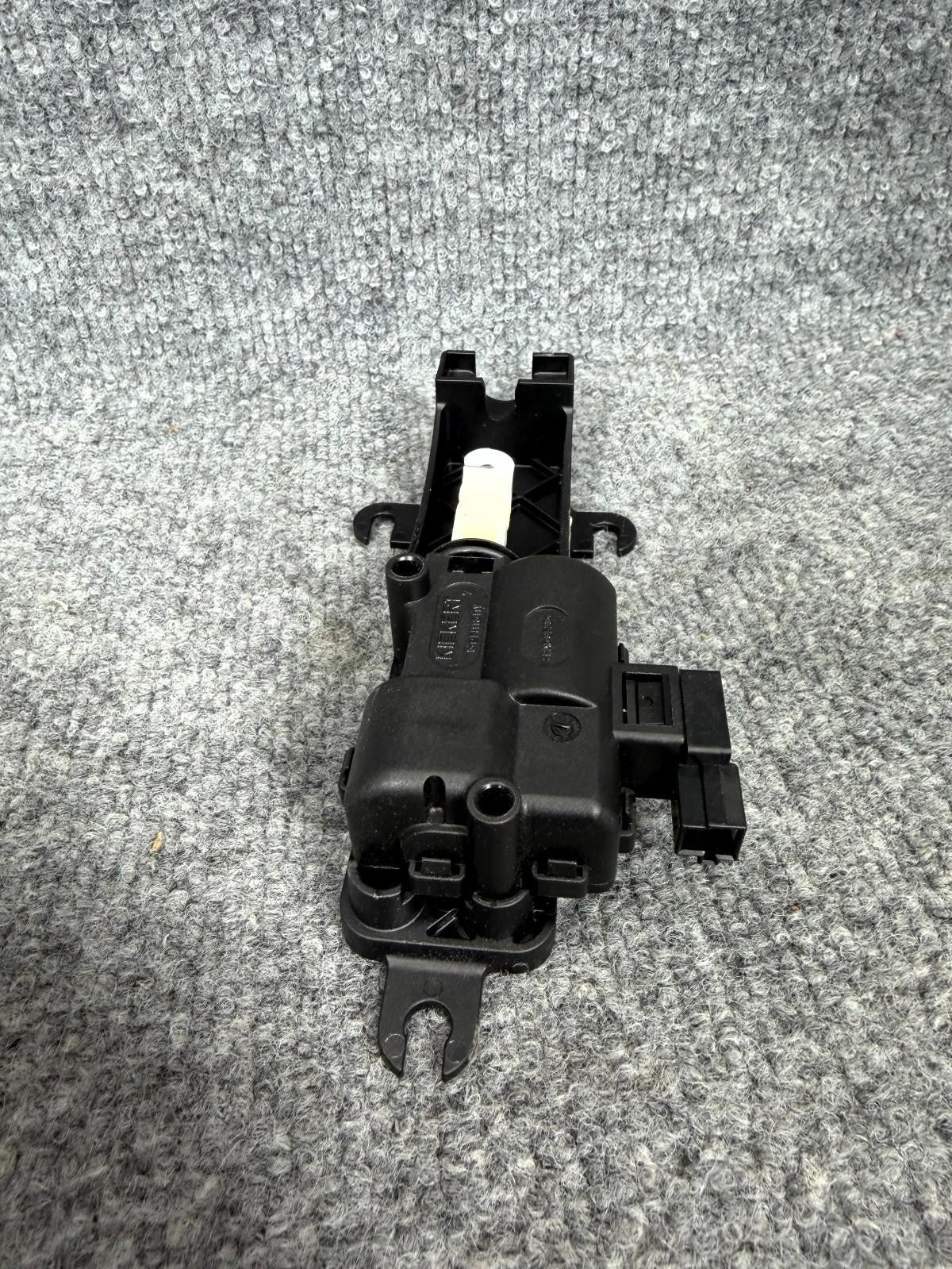 16-23 Tesla Model X Front Right Side Door Lock Release Actuator OEM, 111533300-B