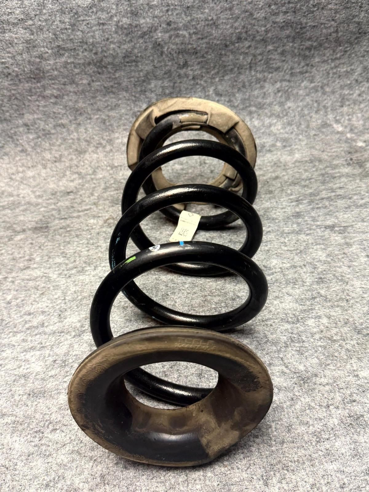 ♦️2017 - 2023 TESLA MODEL 3 REAR LEFT & RIGHT COIL SPRING OEM, 1044472-00-G