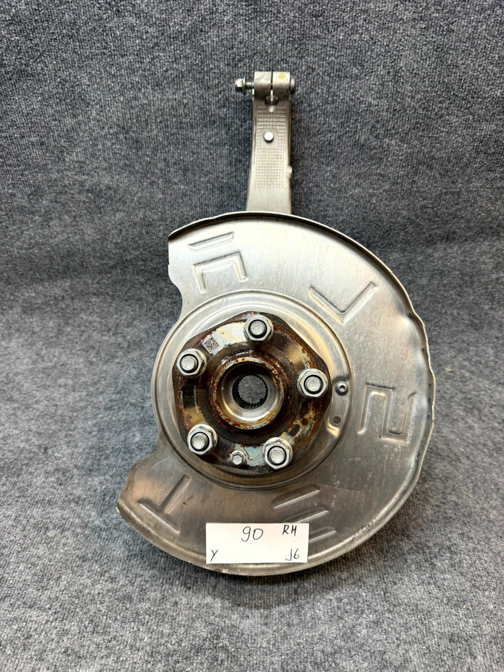 2020-2024 TESLA MODEL Y FRONT RIGHT SPINDLE KNUCKLE HUB & SHIELD OEM, 118831600E