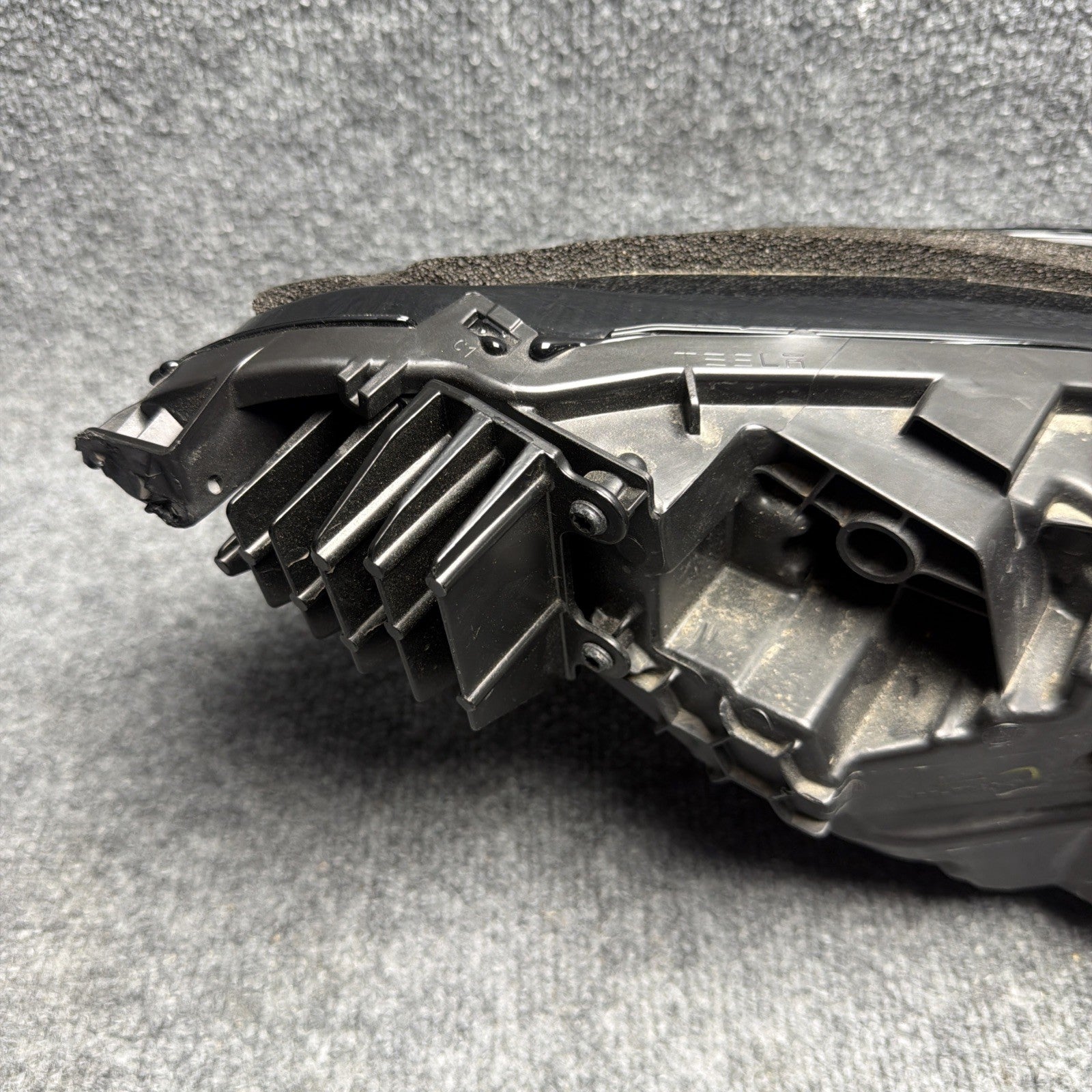 2024-2025 TESLA MODEL 3 HEADLIGHT OEM LEFT LH DRIVER SIDE LED 1694086-00-G
