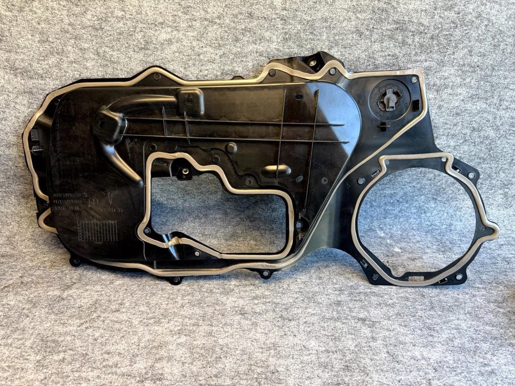 ♦️17-23 TESLA MODEL 3 FRONT RIGHT  DOOR INNER CLOSEOUT PANEL OEM, 1092147-00-D