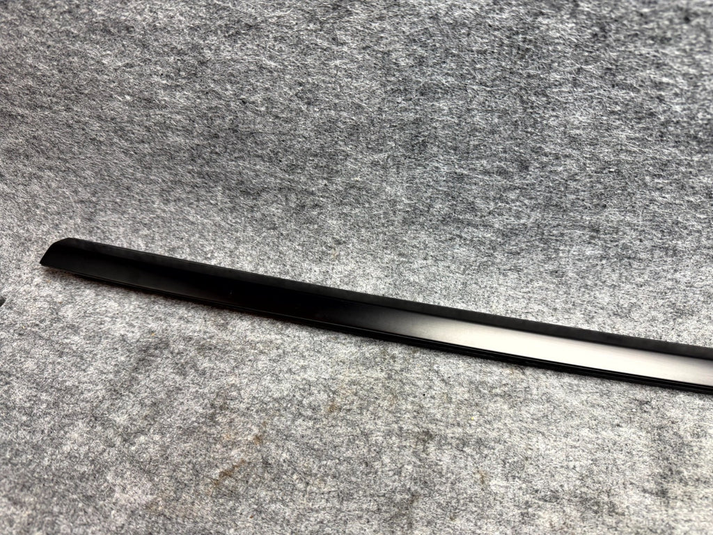 ♦️17-23 TESLA MODEL 3 REAR RIGHT DOOR WINDOW OUTER BELT MOLDING OEM, 108074600F