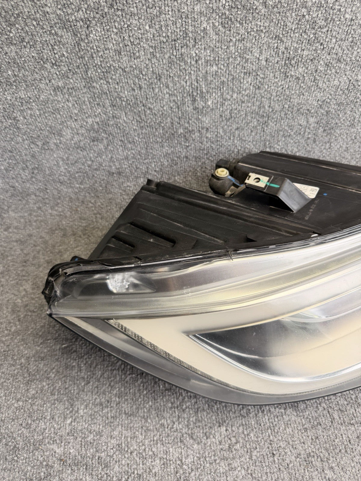 2012-2016 Tesla Model S HID DRL LED Right Side Headlight OEM 6005907-00-D