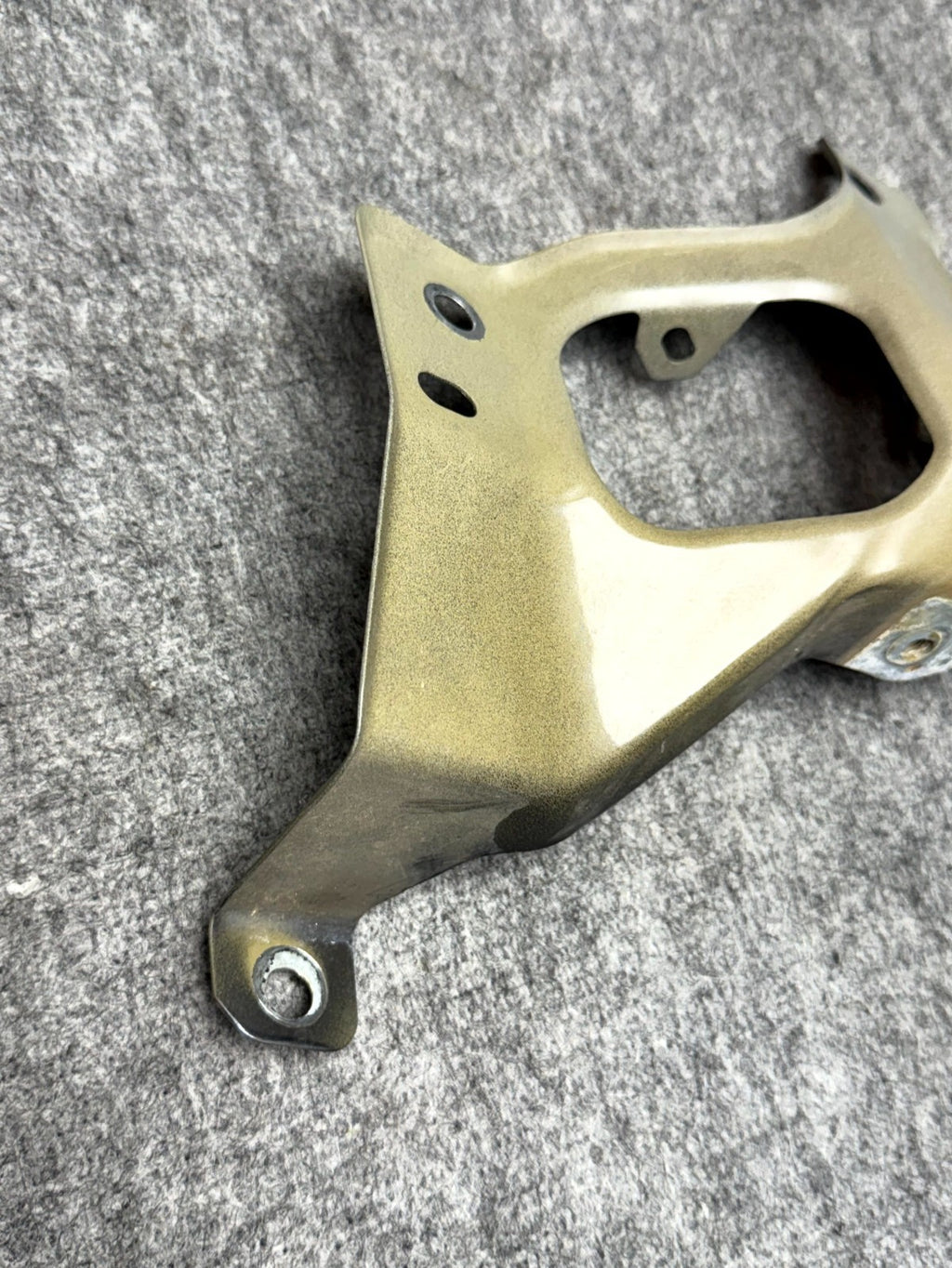 ♦️17–23 TESLA MODEL 3 FRONT RIGHT SIDE FENDER SUPPORT BRACKET OEM, 1086016-00-D
