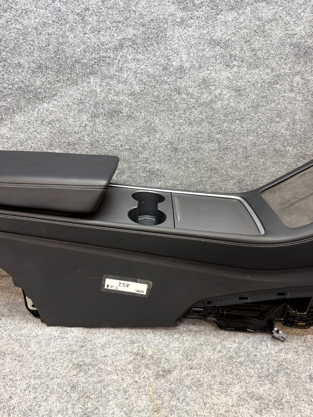 2020 - 2024 TESLA MODEL Y FRONT CENTER CONSOLE BASE FRAME PANEL OEM, 161752670C