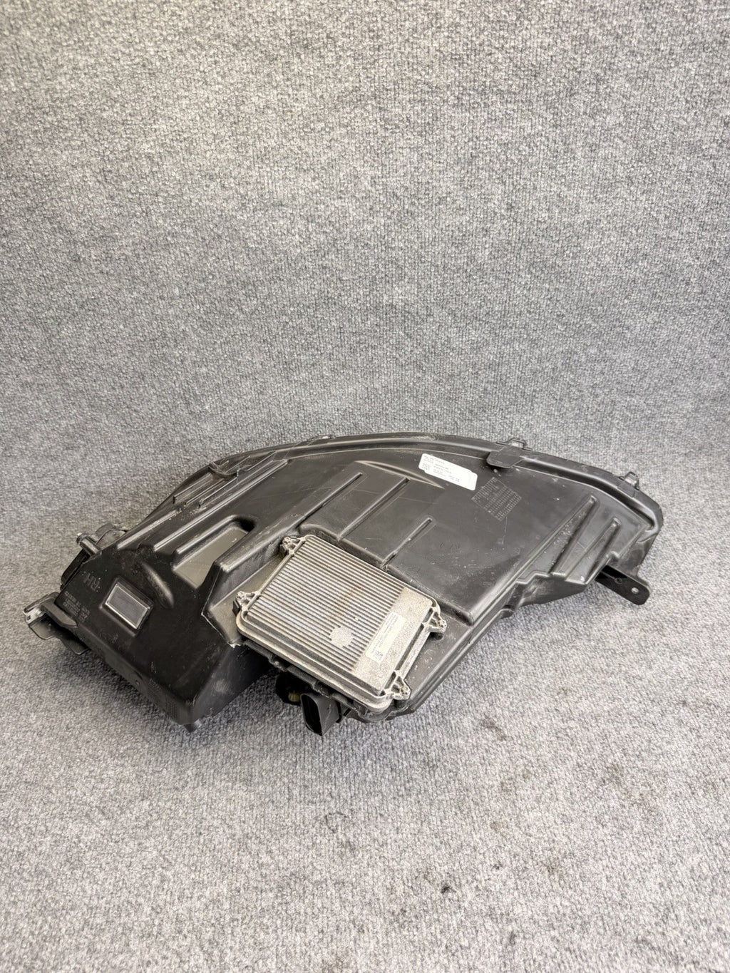 OEM  2016-2020 Tesla Model S Right Passenger Side Headlight 1053571-00-B