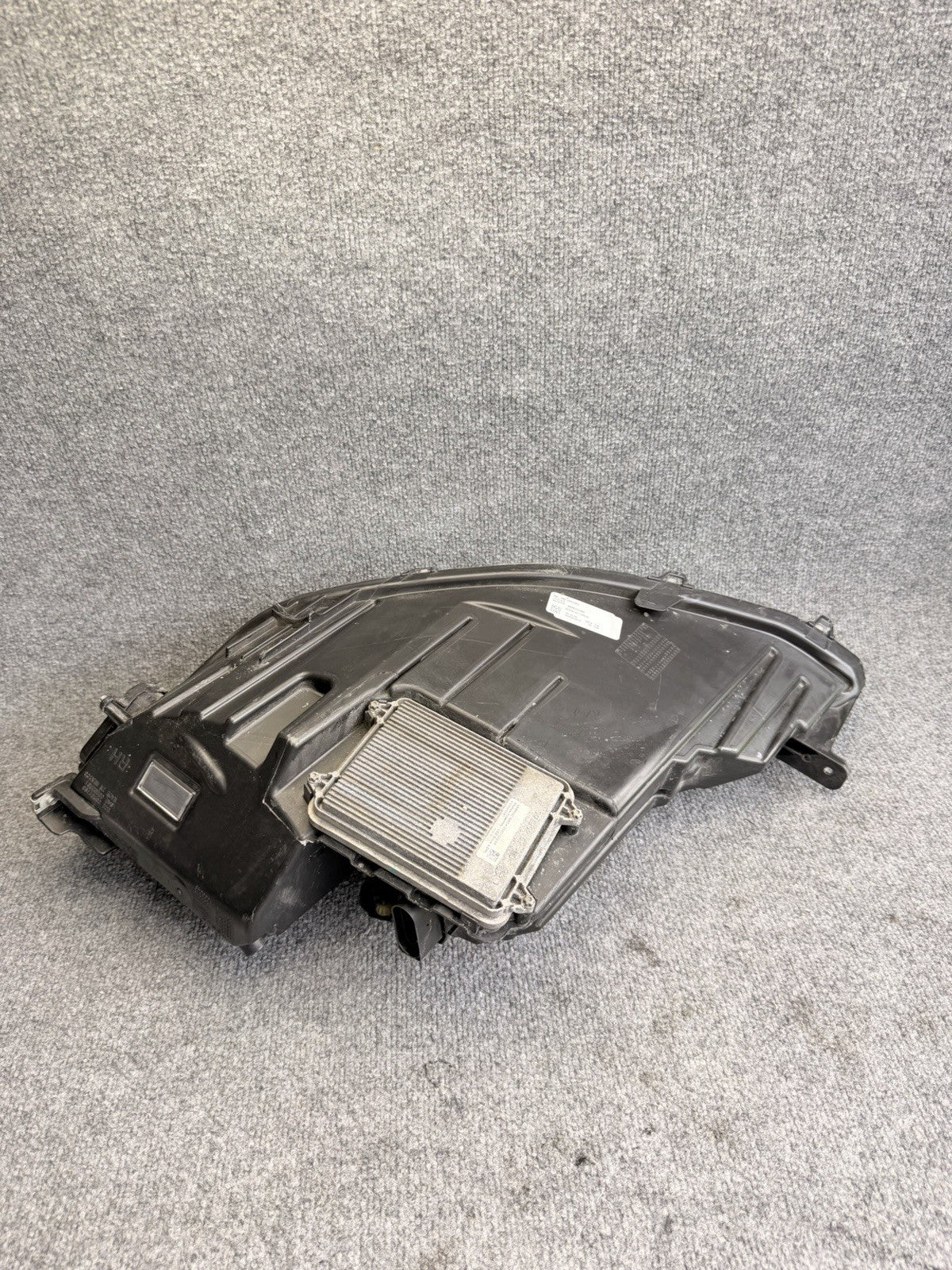 OEM  2016-2020 Tesla Model S Right Passenger Side Headlight 1053571-00-B