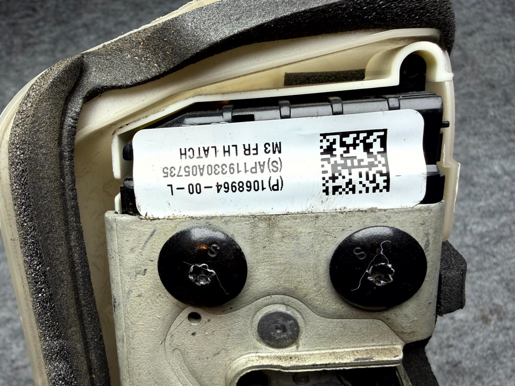 ♦️17–23 TESLA MODEL 3 FRONT LEFT SIDE DOOR LOCK LATCH ACTUATOR OEM, 1068964-00-L