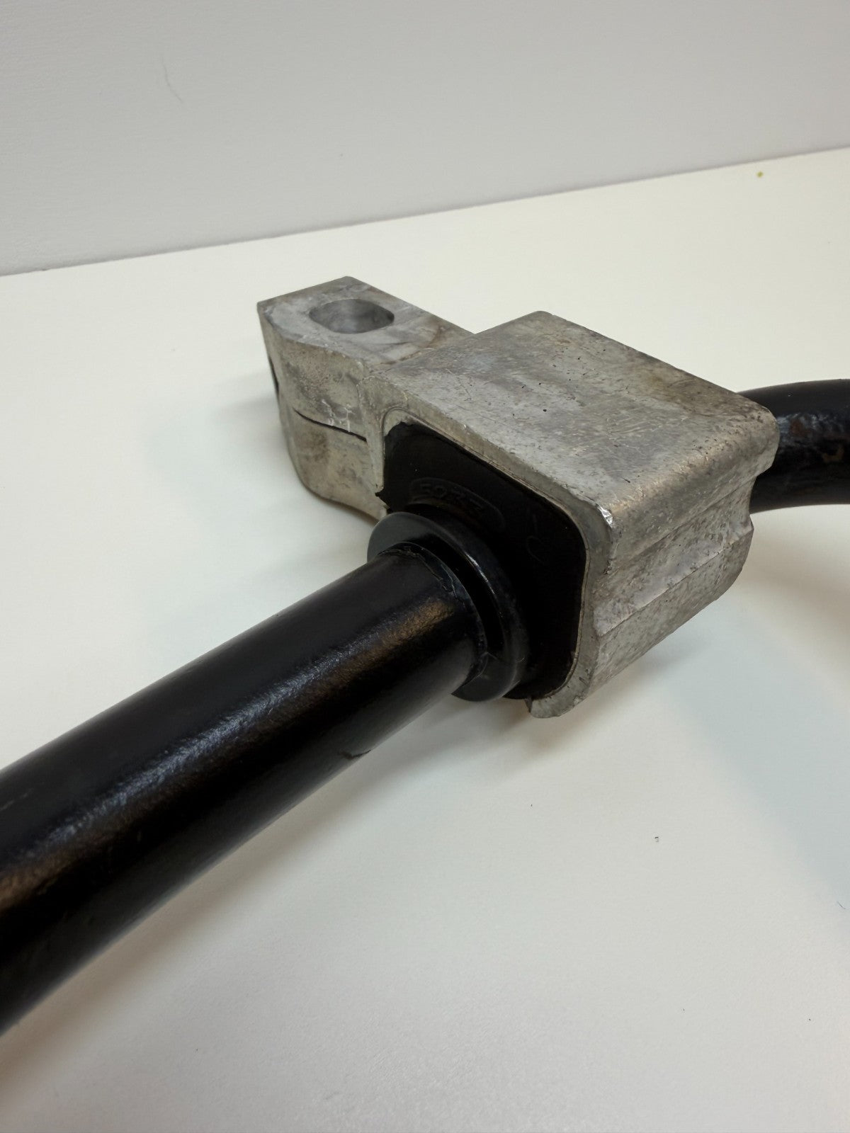 2016-2020 Model S Front Suspension Stabilizer Anti-Roll Sway Bar 1059386-00-B