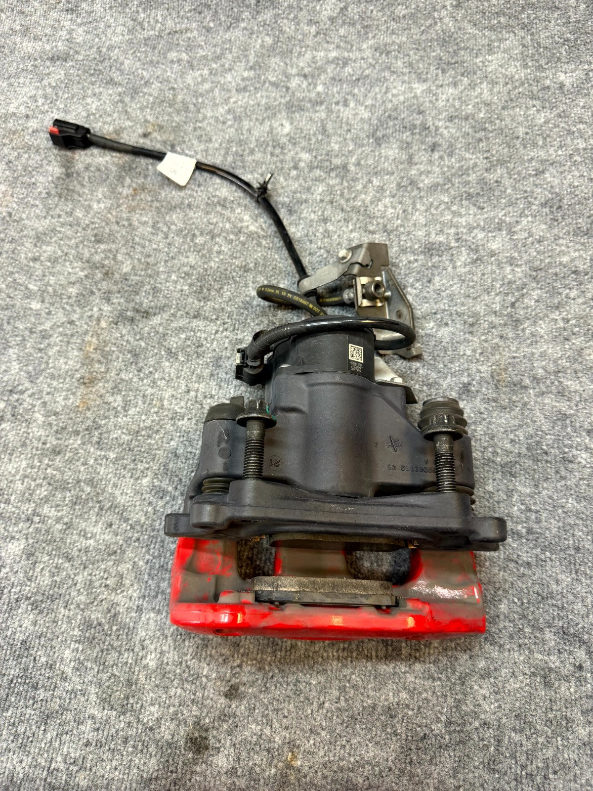 2020-2024 TESLA MODEL Y REAR RIGHT BREMBO BRAKE CALIPER RED OEM, 1188644-00-C