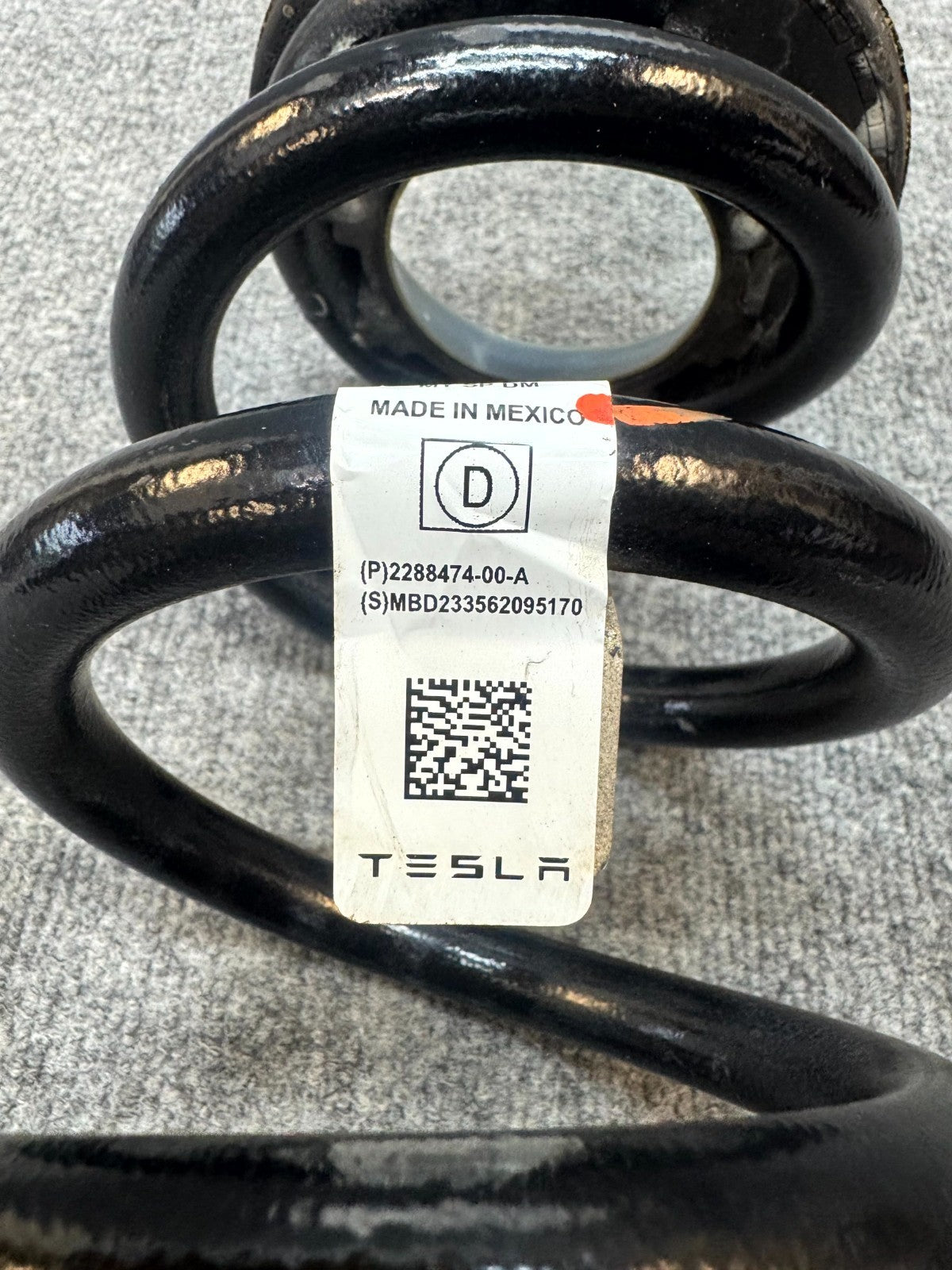 2020 - 2024 TESLA MODEL Y REAR LEFT OR RIGHT SIDE COIL SPRING OEM, 2288474-00-A