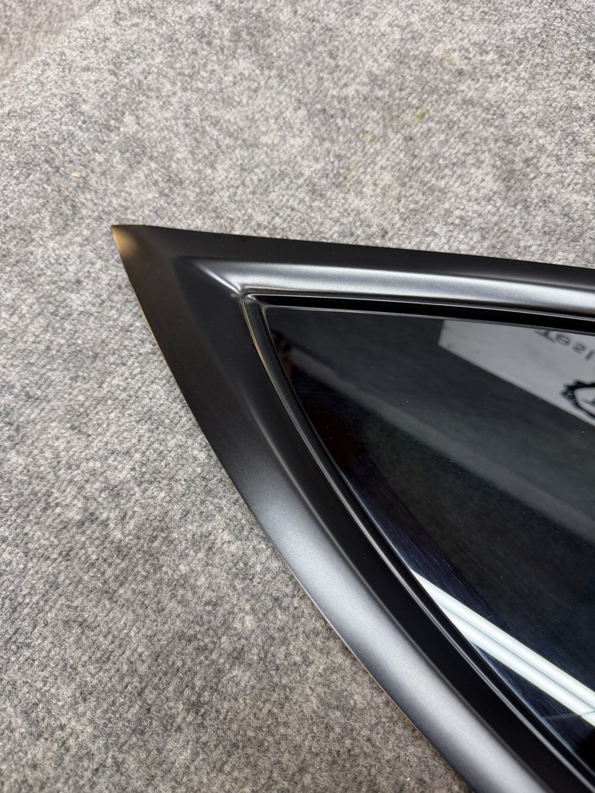 2020-2024 TESLA MODEL Y REAR RIGHT PASSENGER SIDE QUARTER GLASS OEM, 43R-000073