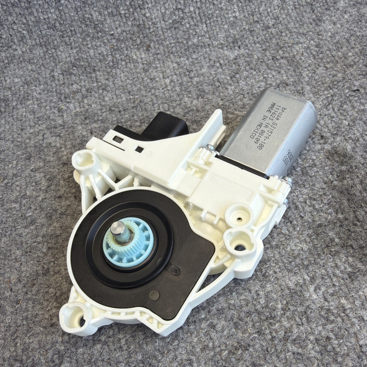 2020 - 2024 TESLA MODEL Y FRONT LEFT DOOR WINDOW REGULATOR MOTOR OEM E73120103