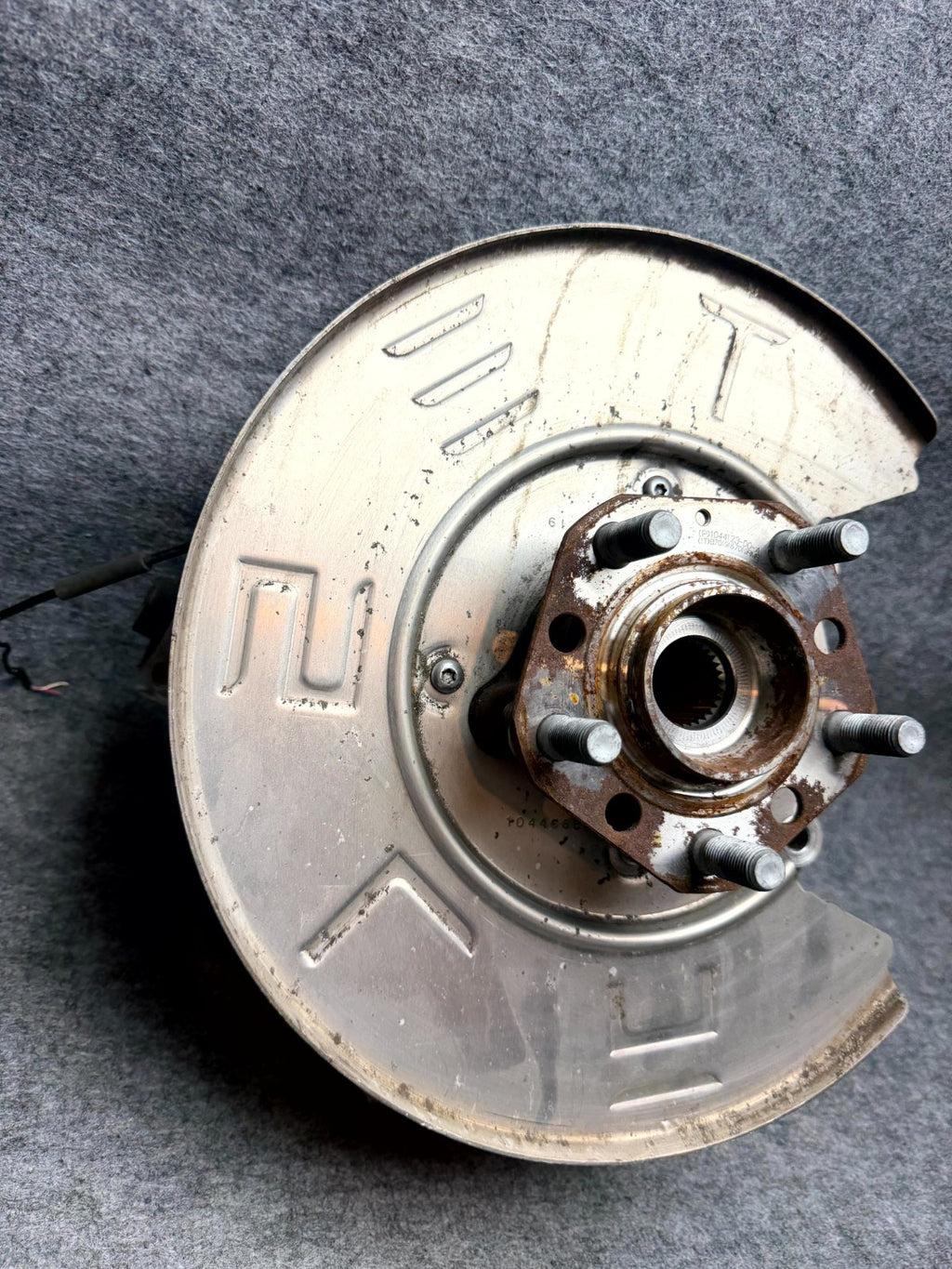 ♦️17–23 TESLA MODEL 3 REAR LEFT OR RIGHT WHEEL BEARING AND HUB OEM, 1044123-00-A