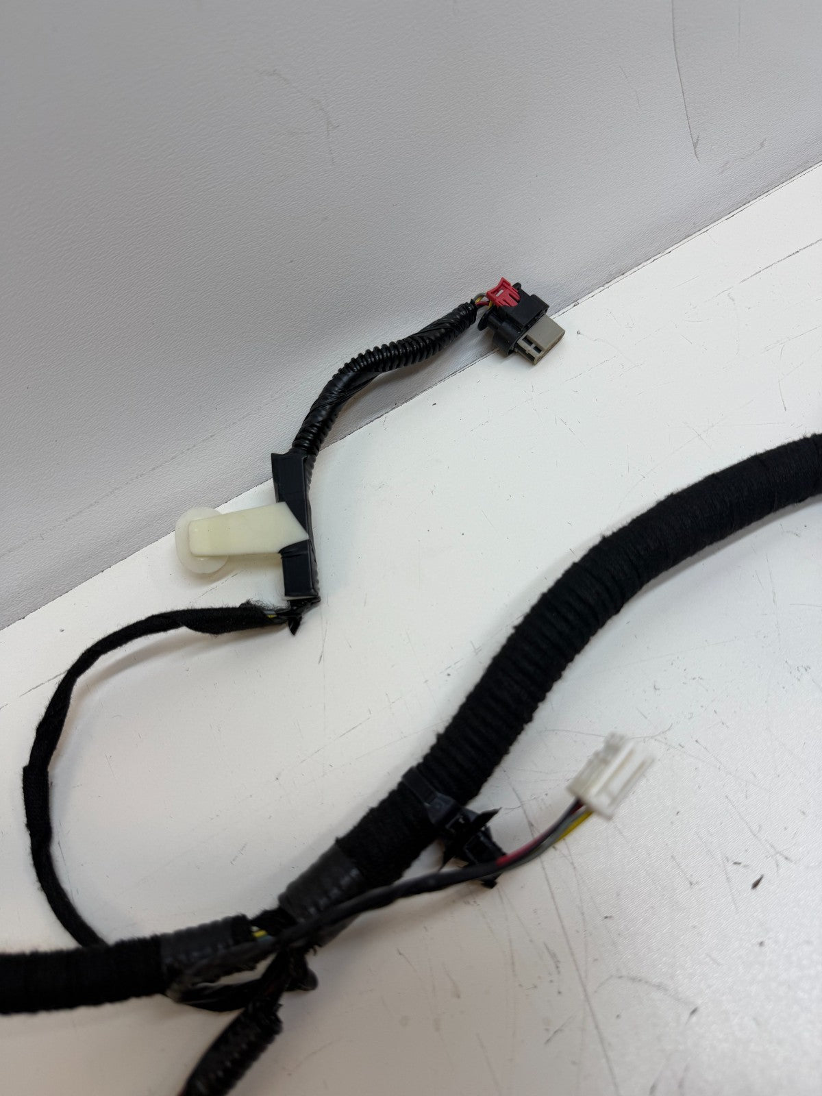20-24 Tesla Model Y Rear Liftgate Trunk Wiring Harness & Connector 1616689-00-E