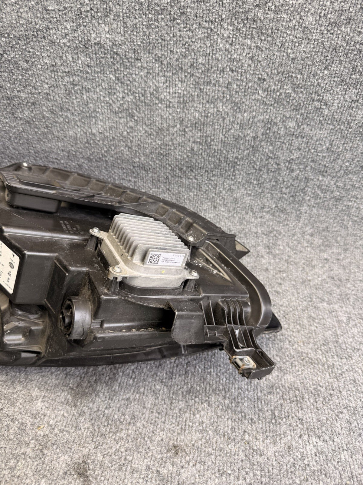 OEM 21-24 Tesla Model 3-Y Right Passenger Matrix LED Headlight 1514953-00-D